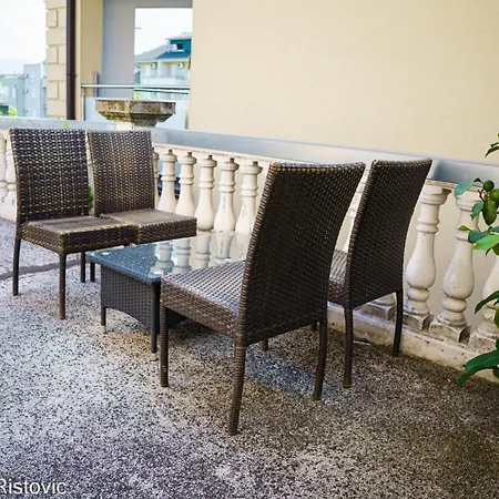 아파트 Ristovic *