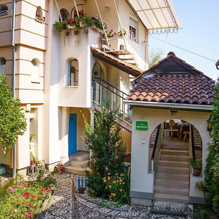 Ristovic 아파트 *