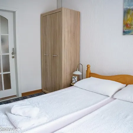 아파트 Ristovic *